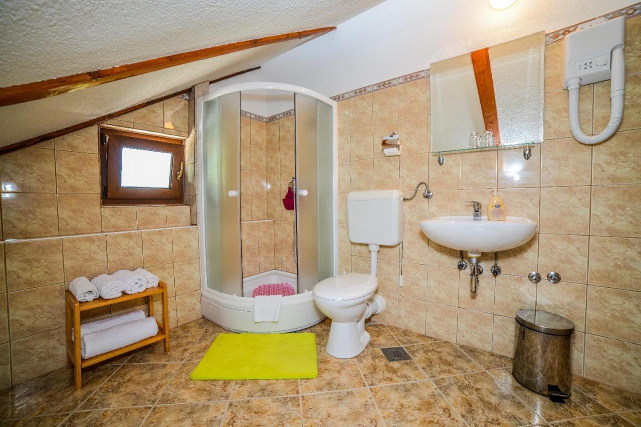 Sixteen Lakes Guest House 2 Йезерце Екстериор снимка