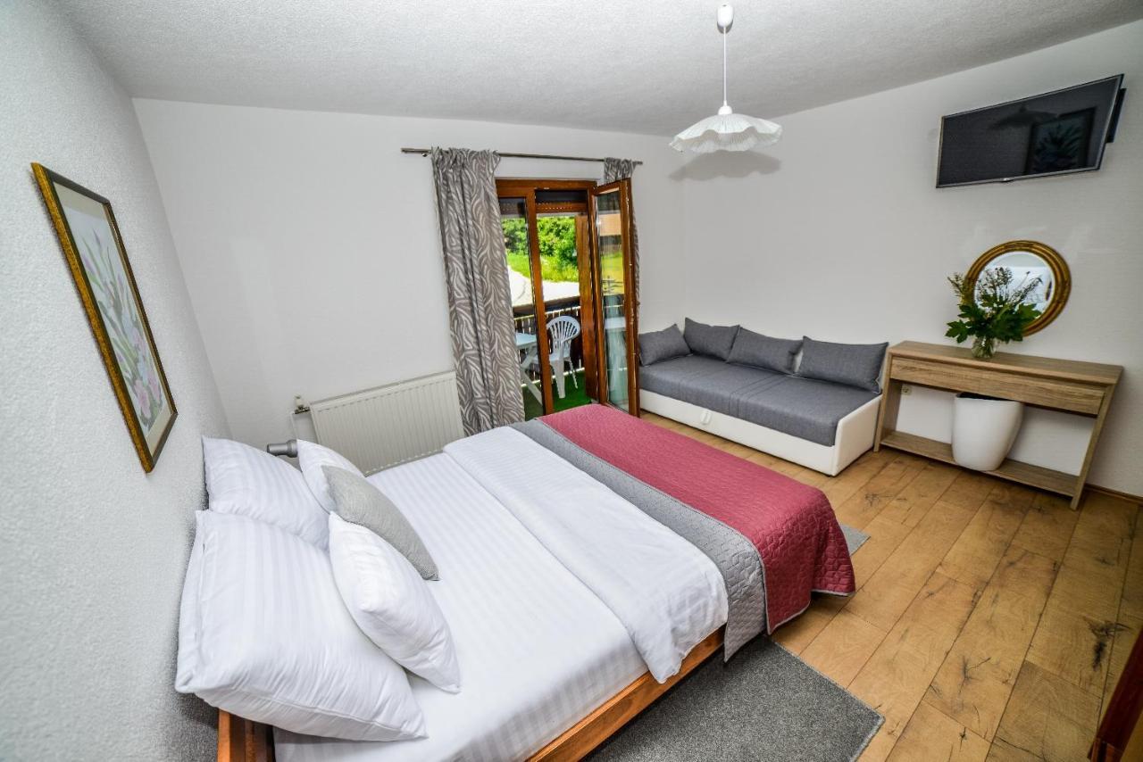 Sixteen Lakes Guest House 2 Йезерце Екстериор снимка