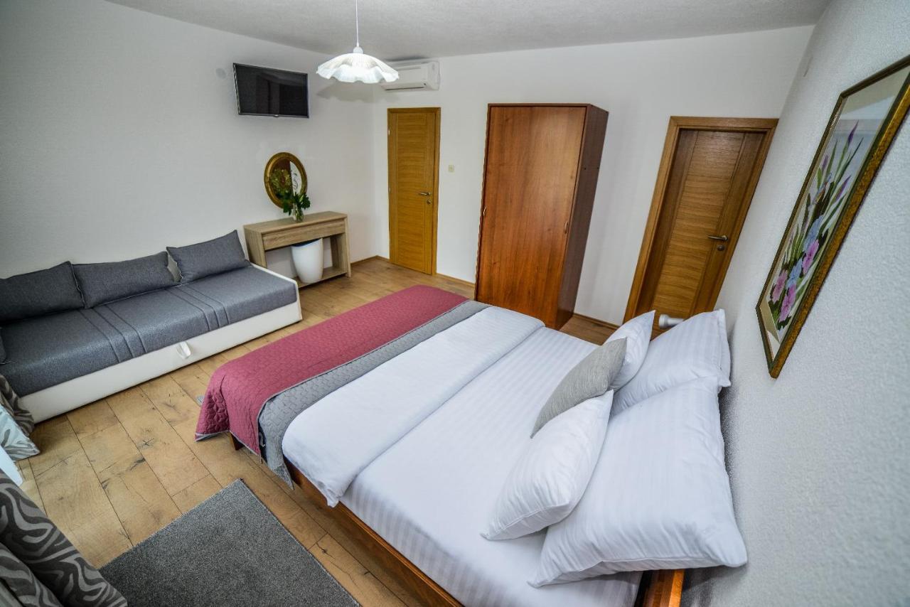 Sixteen Lakes Guest House 2 Йезерце Екстериор снимка