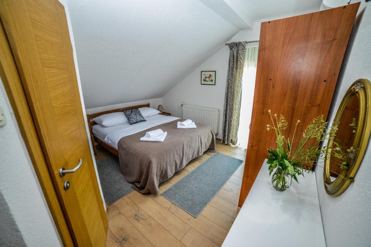 Sixteen Lakes Guest House 2 Йезерце Екстериор снимка