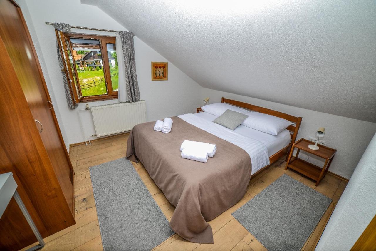 Sixteen Lakes Guest House 2 Йезерце Екстериор снимка