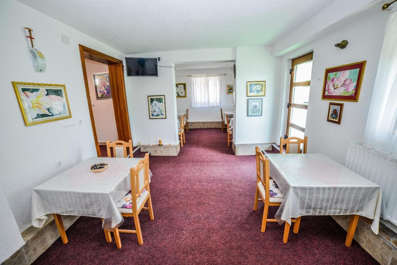Sixteen Lakes Guest House 2 Йезерце Екстериор снимка